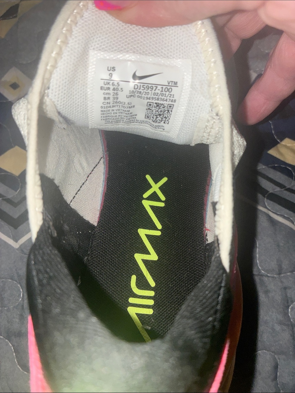 Nike Air Max 270 Women’s Athletic Shoes - White, Pink, Orange, Black, Neon Green - Picture 4 of 5